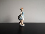 Beach - Lady | Dekofigur | weisses Strandtuch | hellblau