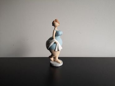 Beach - Lady | Dekofigur | weisses Strandtuch | hellblau