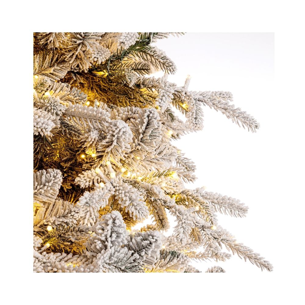 Weihnachtsbaum | beschneit | LED | 6000 Lichter | 210cm