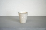 Tasse ohne Henkel | weiss & schwarz gestreift | mit grauem Herz | Geschirr