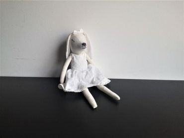 Hase Rosemary im Sommerröckli