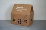 Kartonhaus | Liebe macht aus einem Haus ein Zuhause | natur mit Henkel | Geschenkverpackung | 19cm