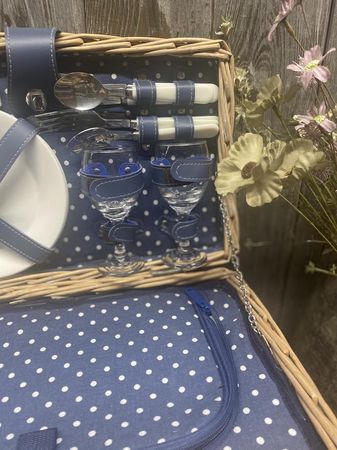 Picknick - Koffer für 2 Personen inkl. Kühlbereich