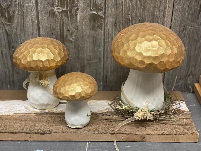 Pilz aus Porzellan - weiss und gold